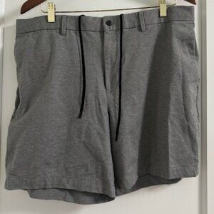 Men's size 38 Banana Republic Luxe City Shorts.